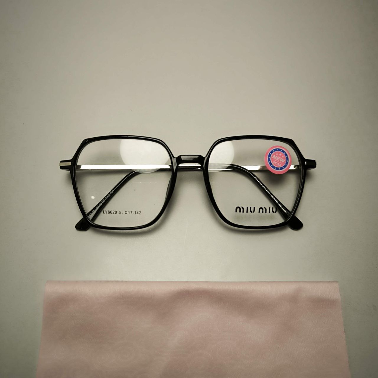 عینک طبی کائوچو miu miu کد 6620
