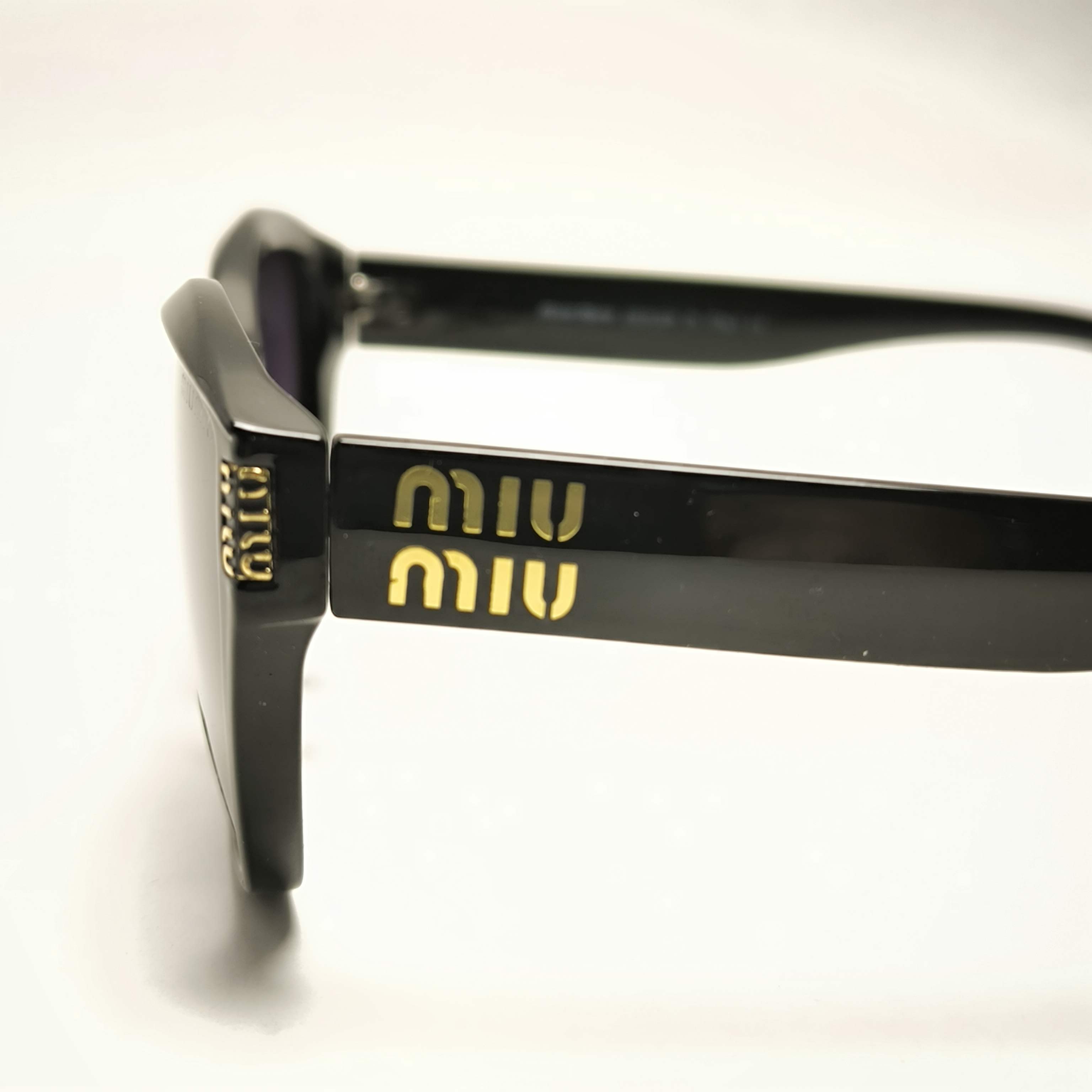 عینک آفتابی پلاریزه زنانه MIU MIU کد 88106