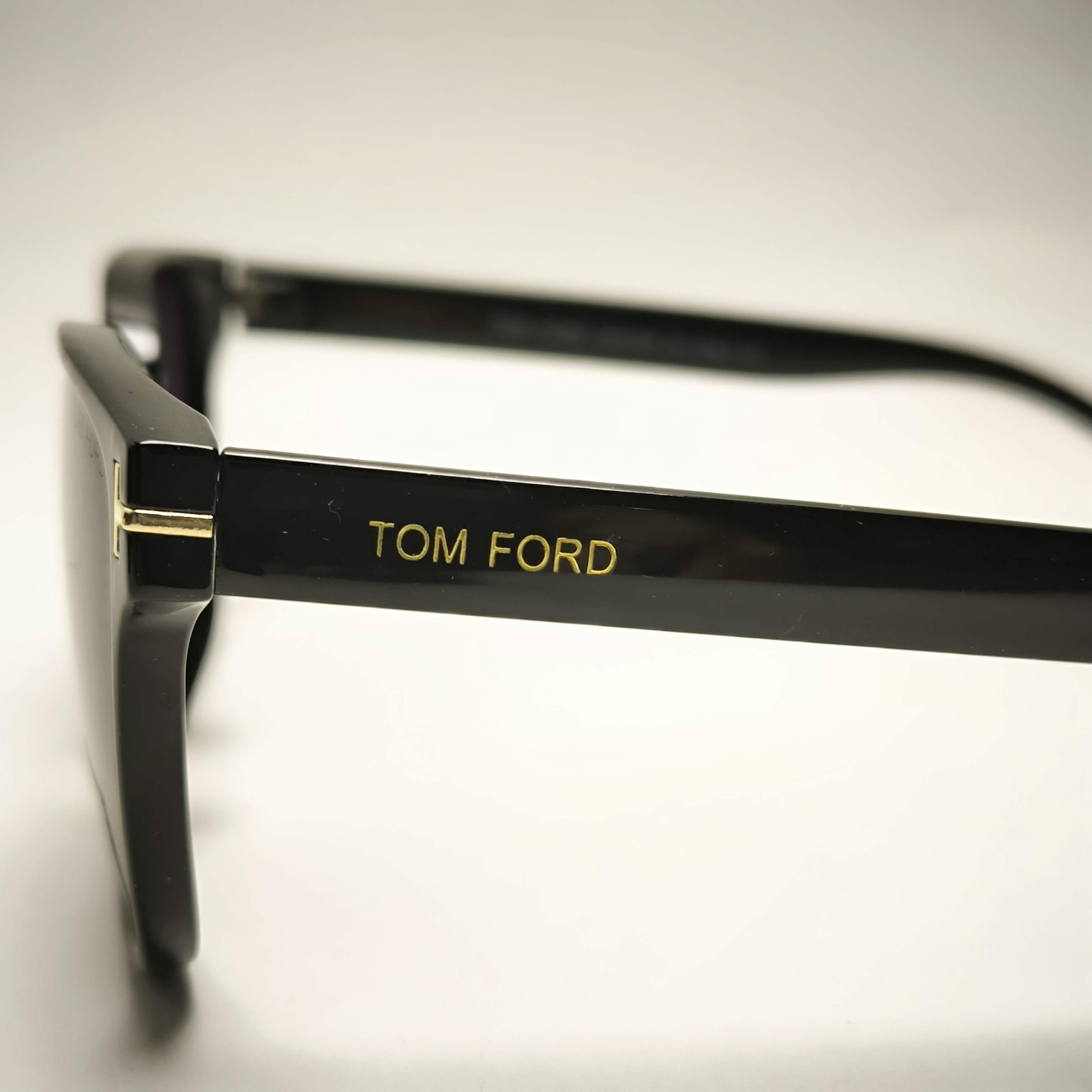 عینک آفتابی پلاریزه زنانه TOM FORD کد 88069
