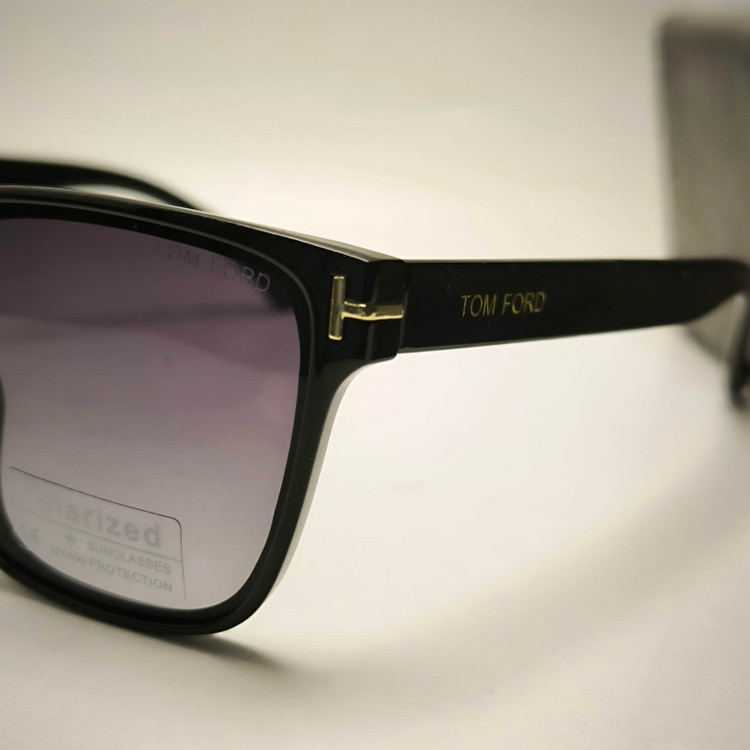عینک آفتابی پلاریزه زنانه TOM FORD کد 88069