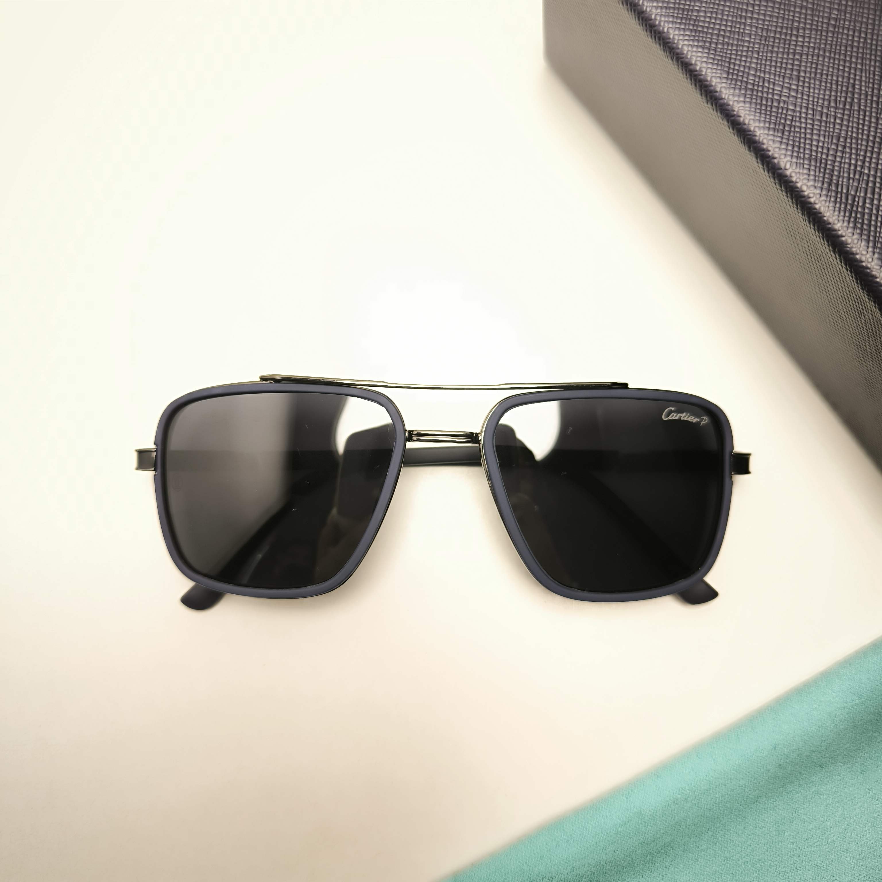 عینک آفتابی پلاریزه مردانه CARRERA کد 0615