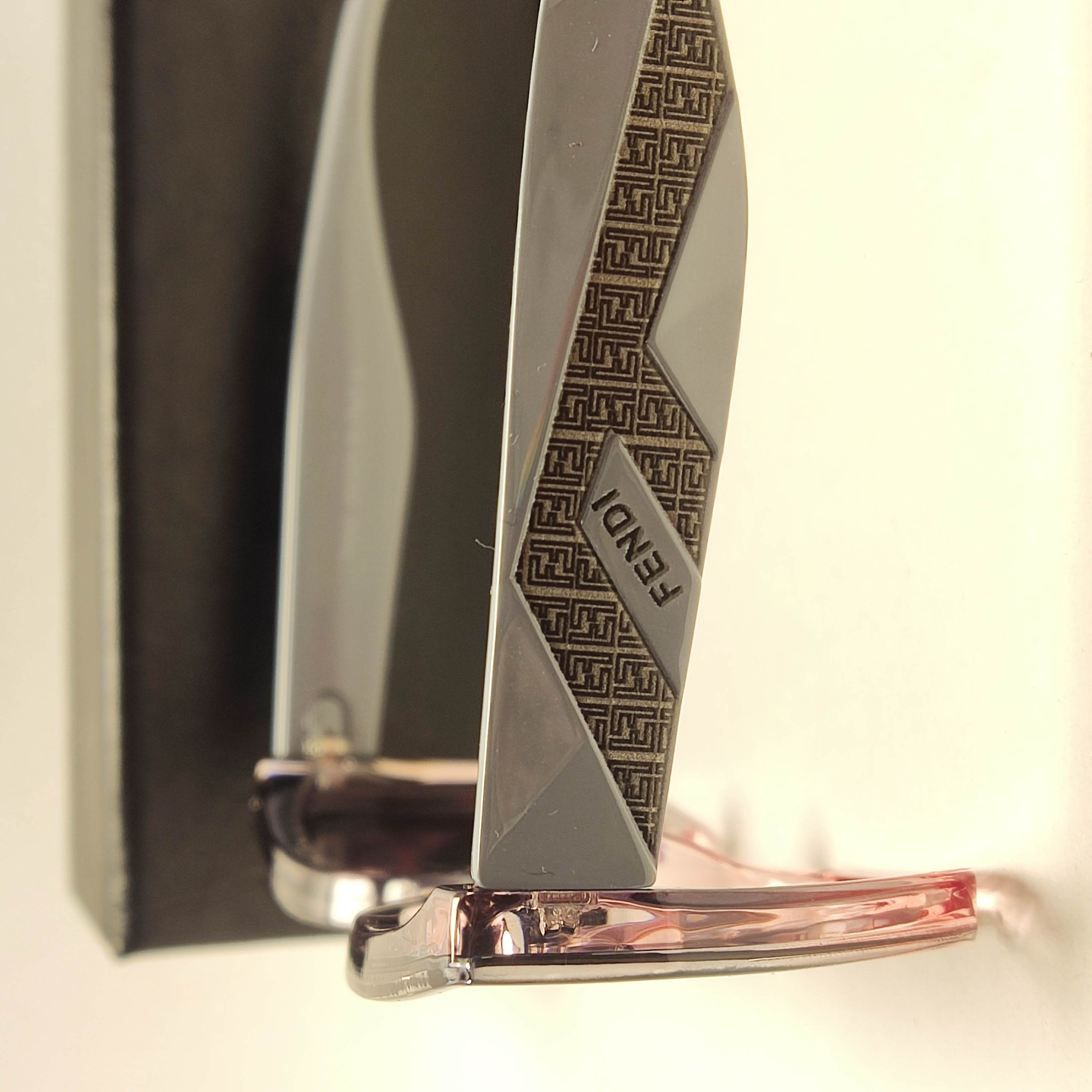 عینک آفتابی پلاریزه زنانه FENDI کد 88067