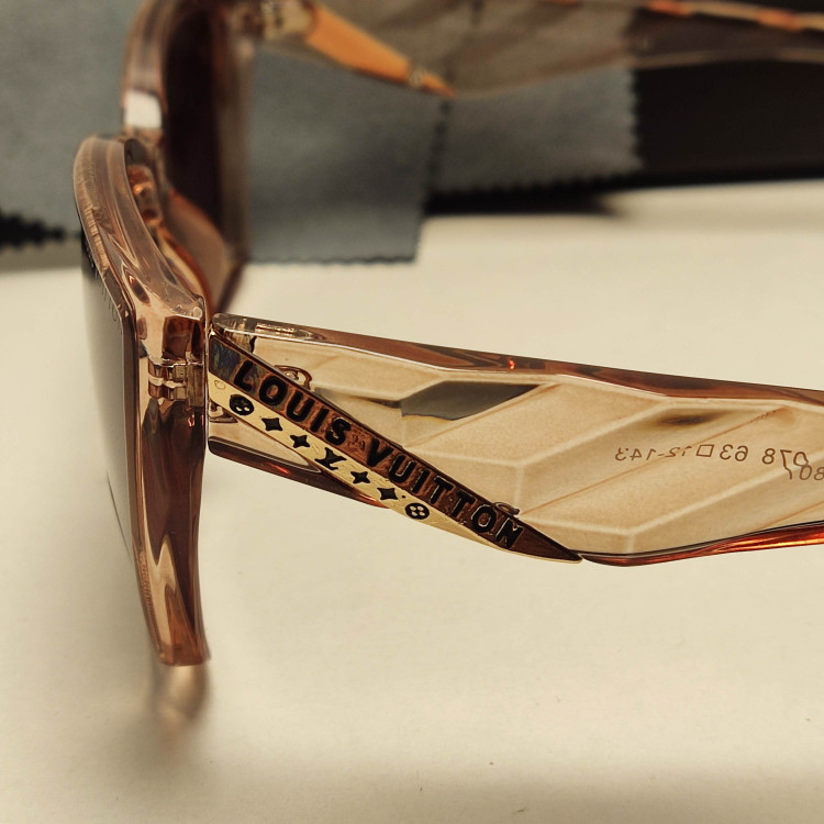 عینک آفتابی پلاریزه زنانه LOUIS VUITTON کد 88078