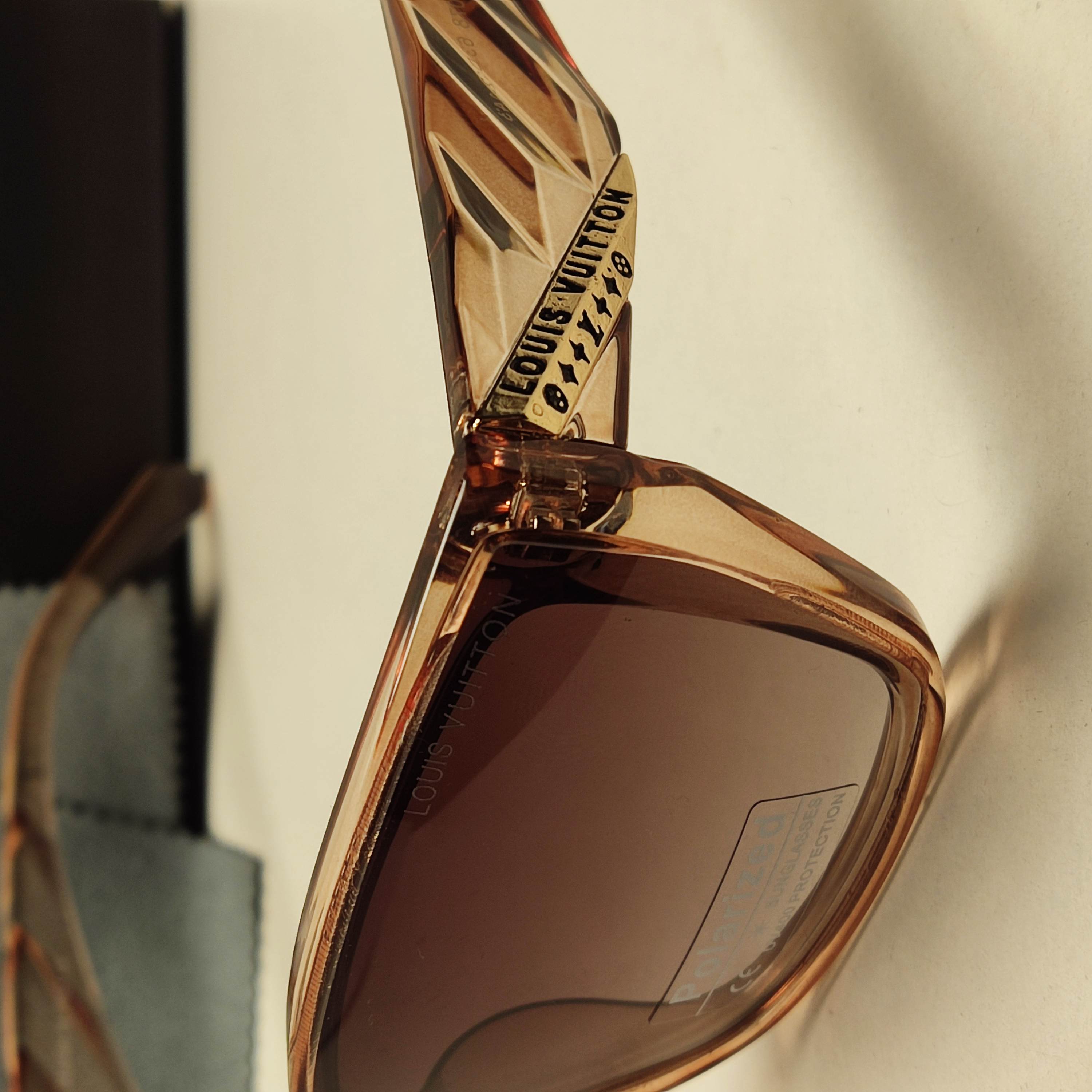 عینک آفتابی پلاریزه زنانه LOUIS VUITTON کد 88078