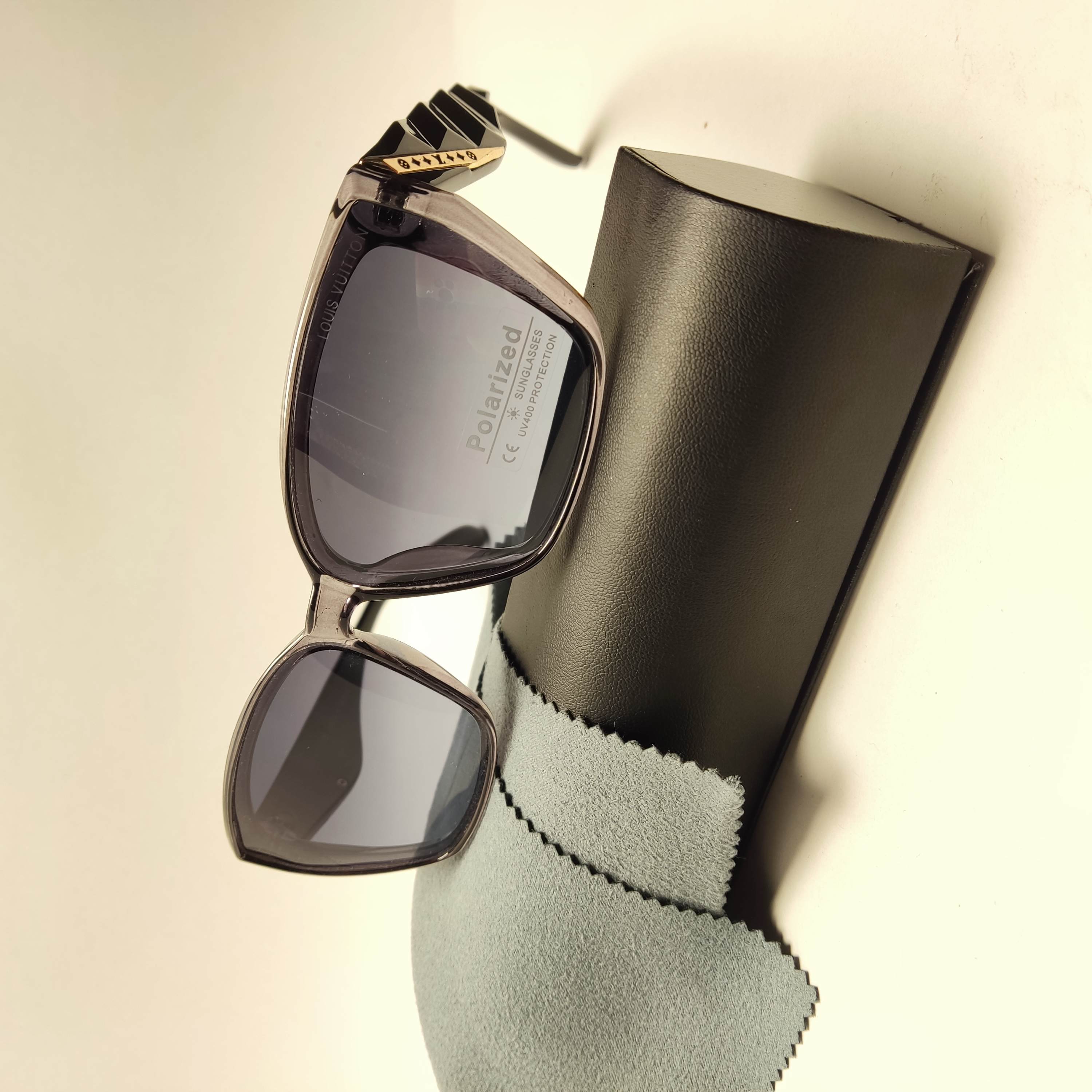 عینک آفتابی پلاریزه زنانه LOUIS VUITTON کد 88078