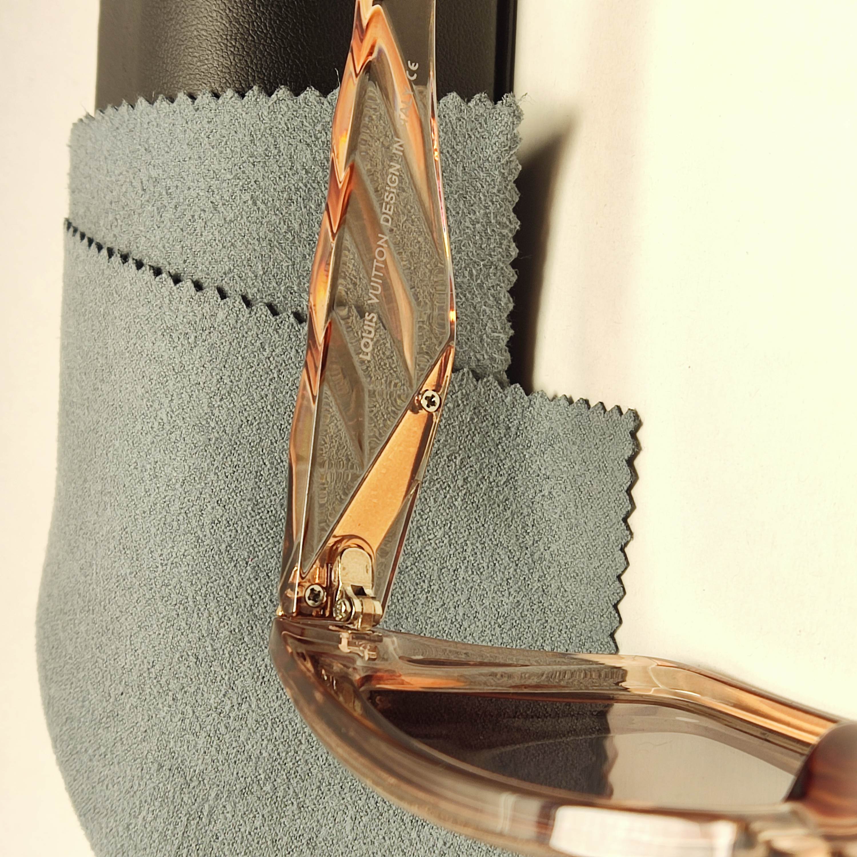 عینک آفتابی پلاریزه زنانه LOUIS VUITTON کد 88078
