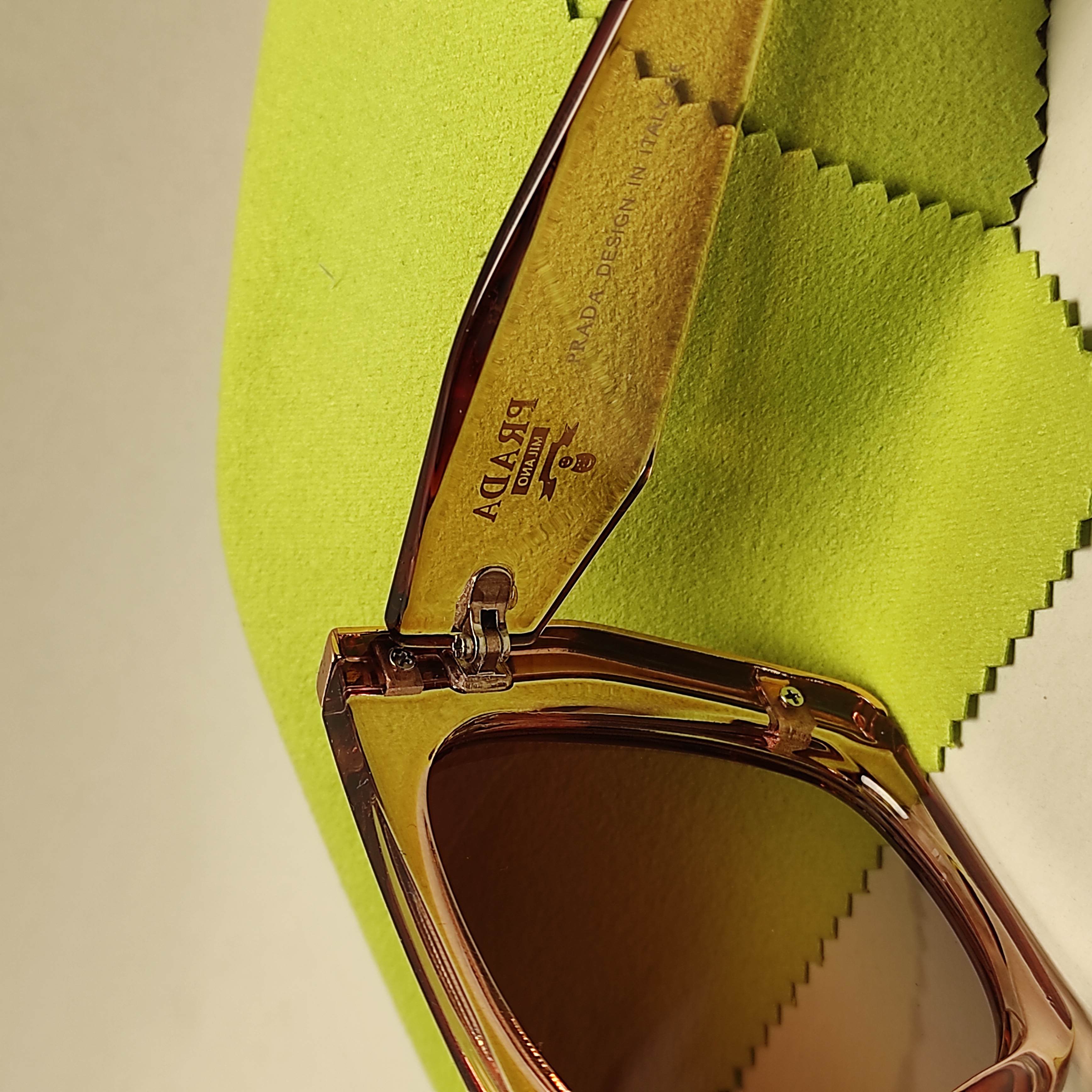 عینک آفتابی زنانه پلاریزد PRADA کد 8828