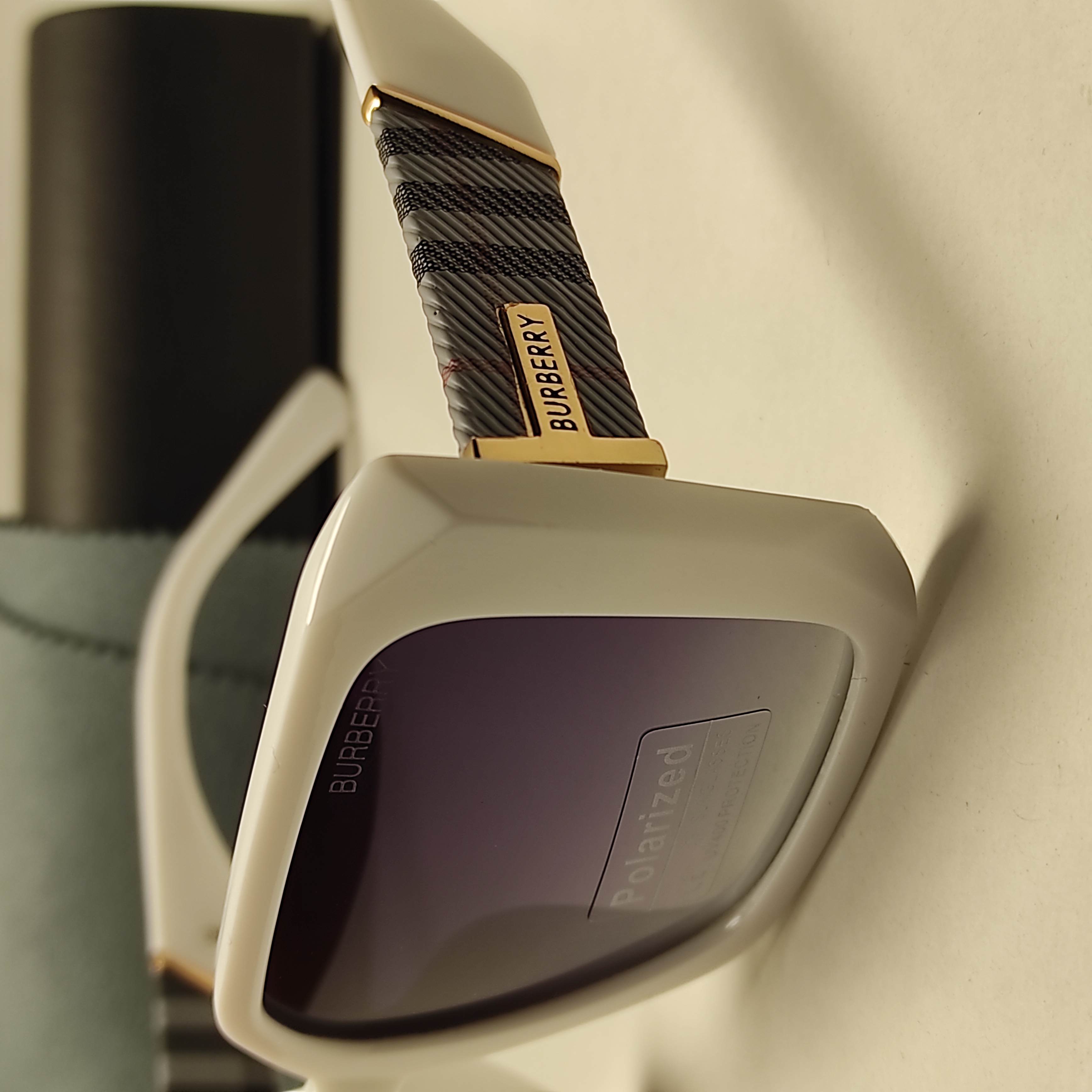 عینک آفتابی پلاریزه زنانه BURBERRY کد 8905