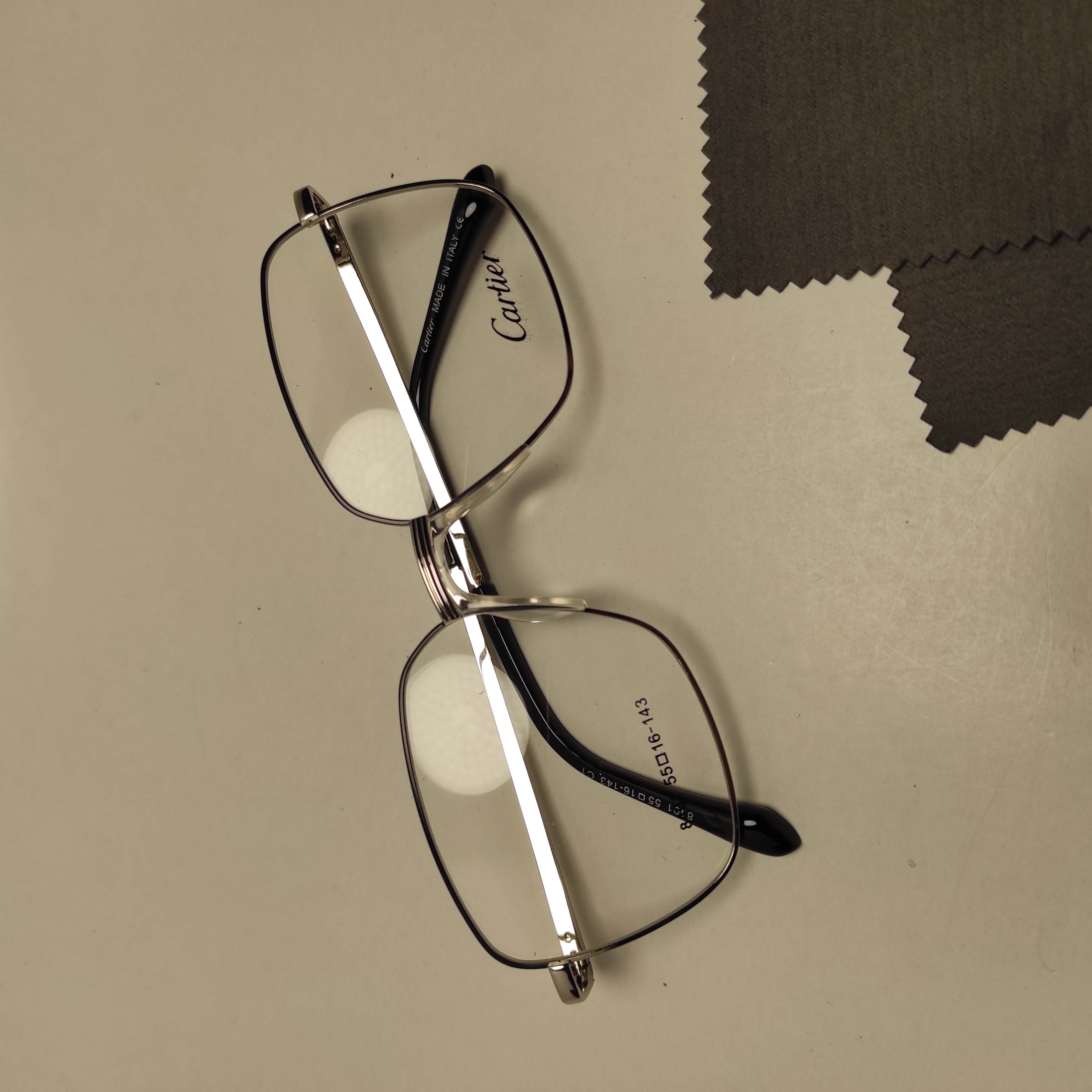 عینک طبی زنانه فلزی پد یک تیکه برند CARTIER کد 8401