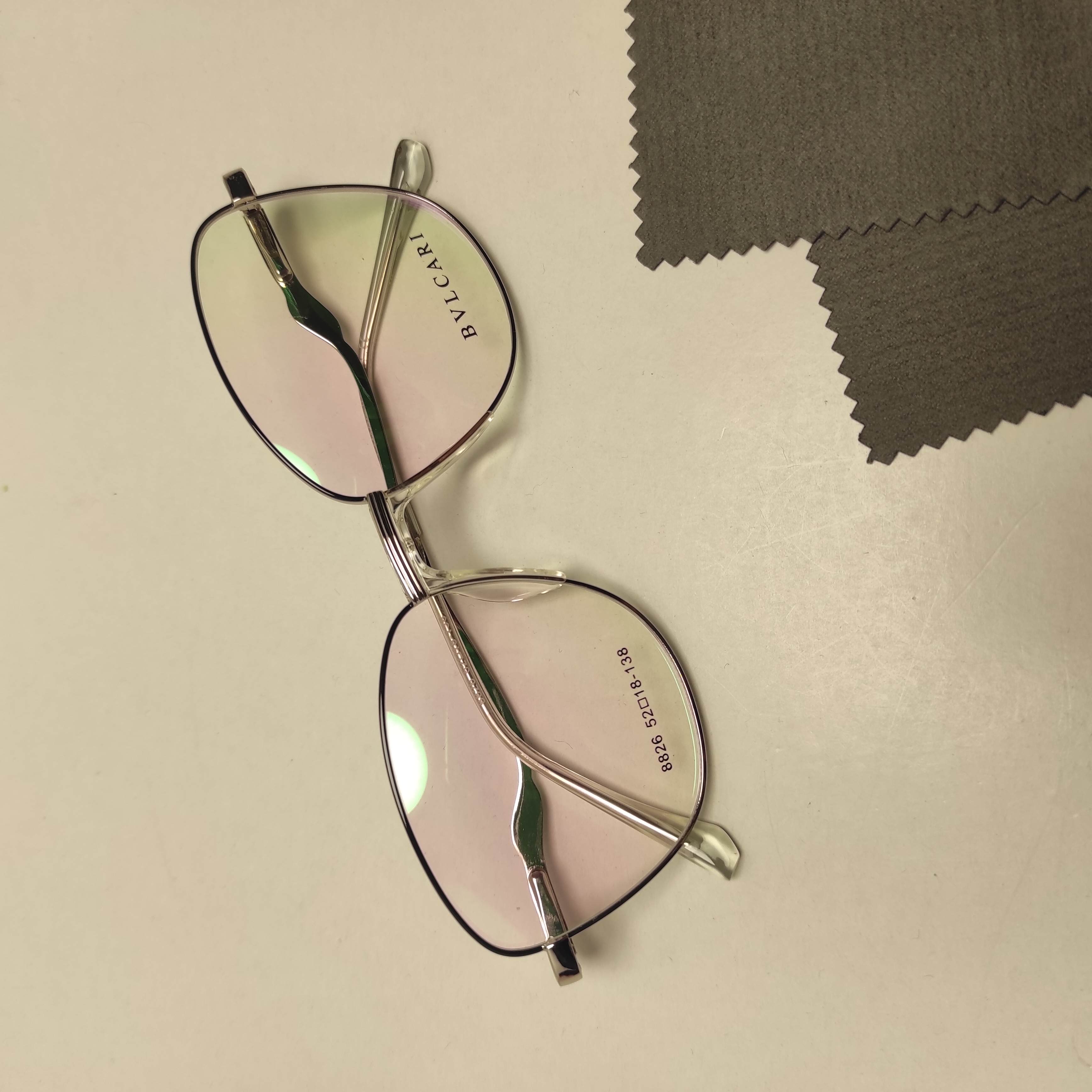 عینک طبی زنانه فلزی پد یک تیکه برند BVLGARI کد 8826