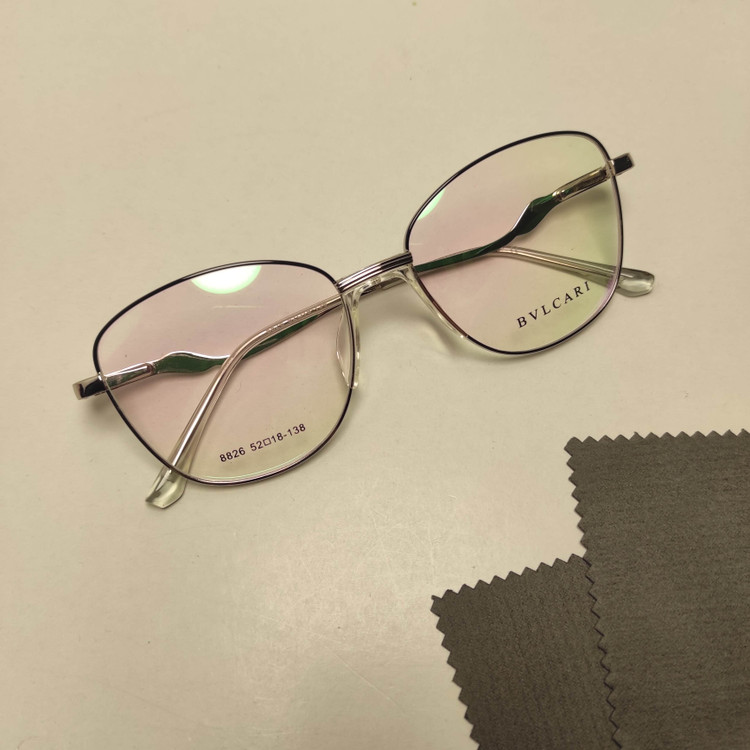 عینک طبی زنانه فلزی پد یک تیکه برند BVLGARI کد 8826