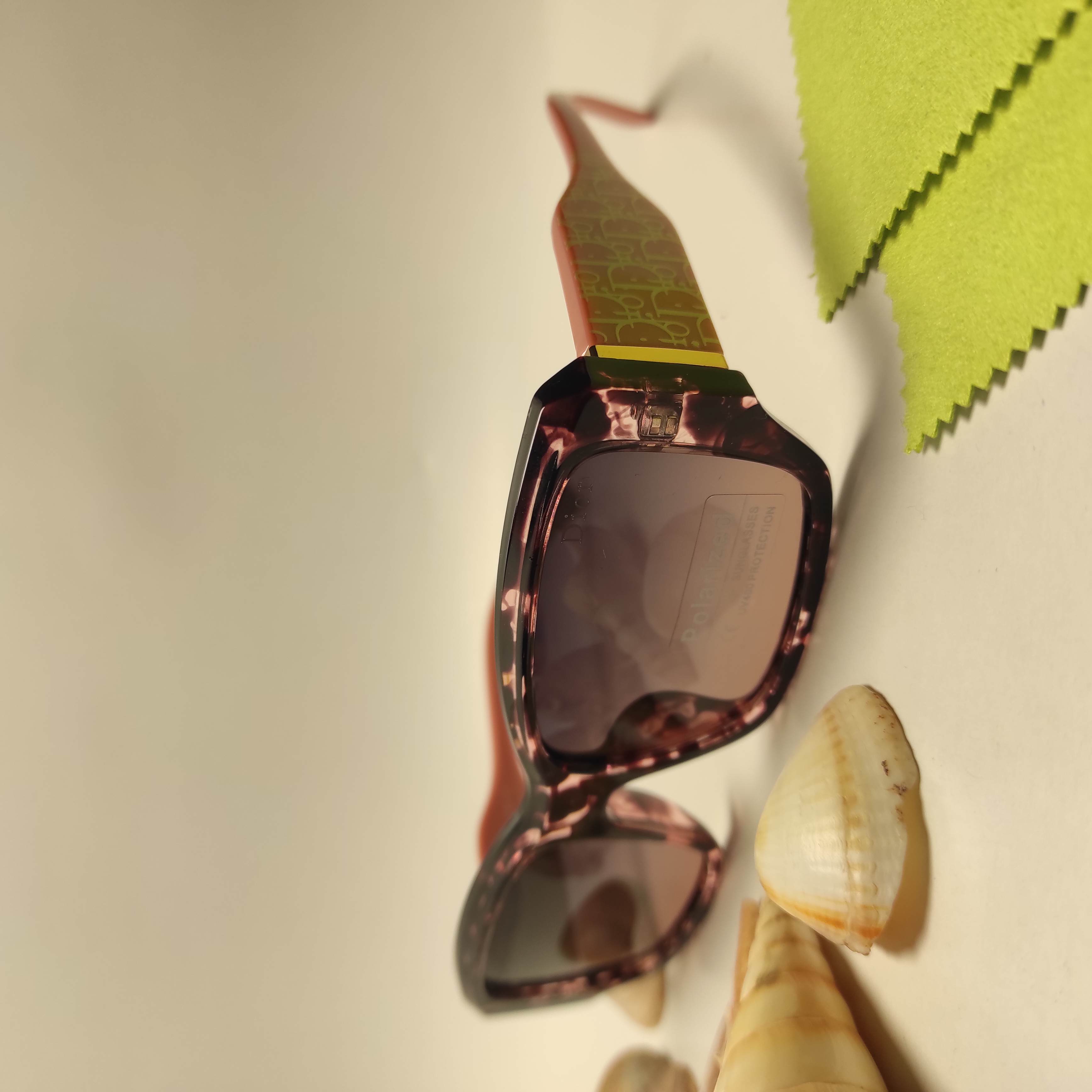 عینک افتابی پلاریزه زنانه برند DIOR کد 8963