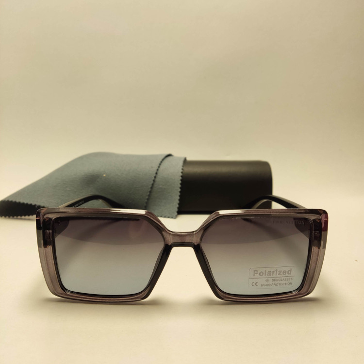 عینک افتابی زنانه پلاریزه برند LOUIS VUITTON کد 8955