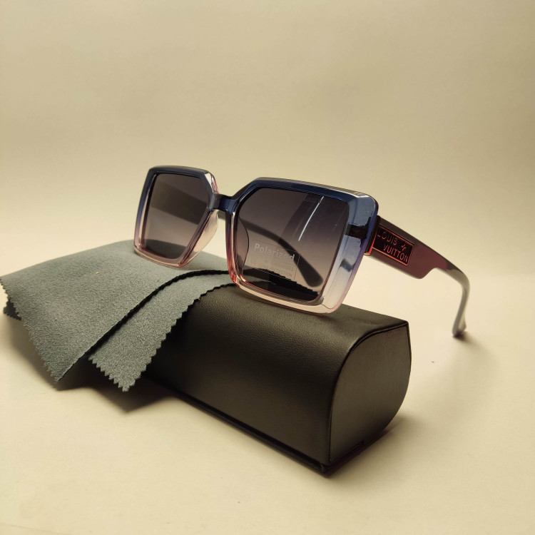 عینک افتابی زنانه پلاریزه برند LOUIS VUITTON کد 8955
