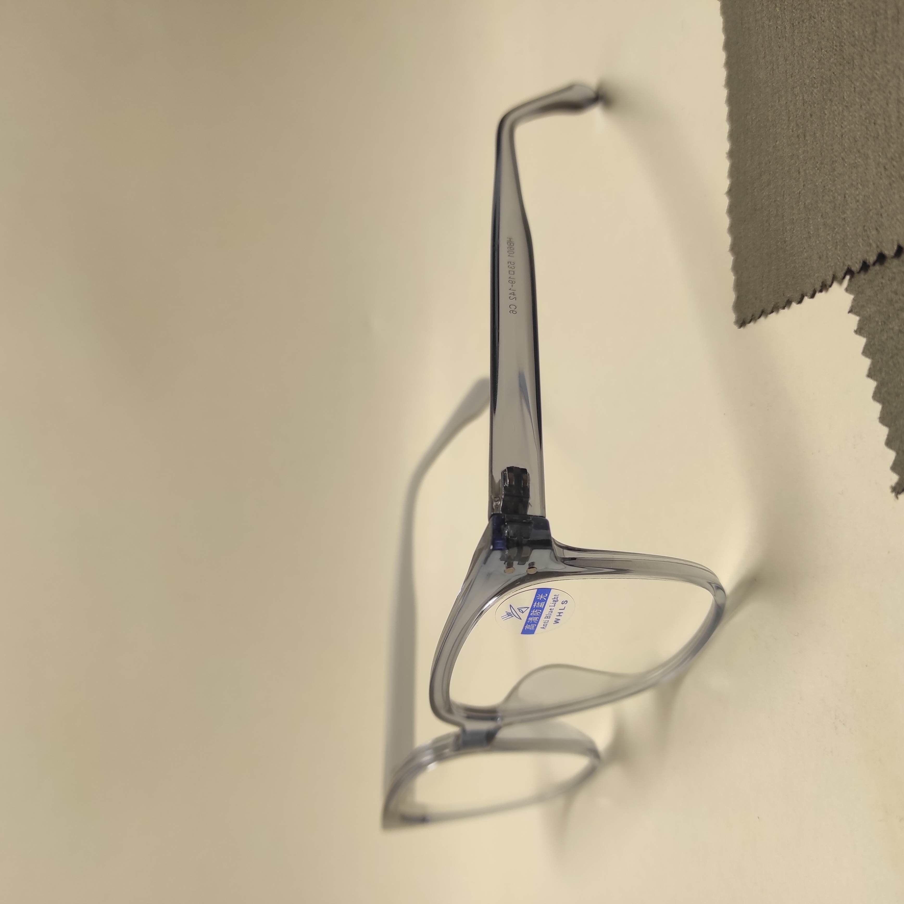 عینک طبی کائوچو بلوکات کد HB601