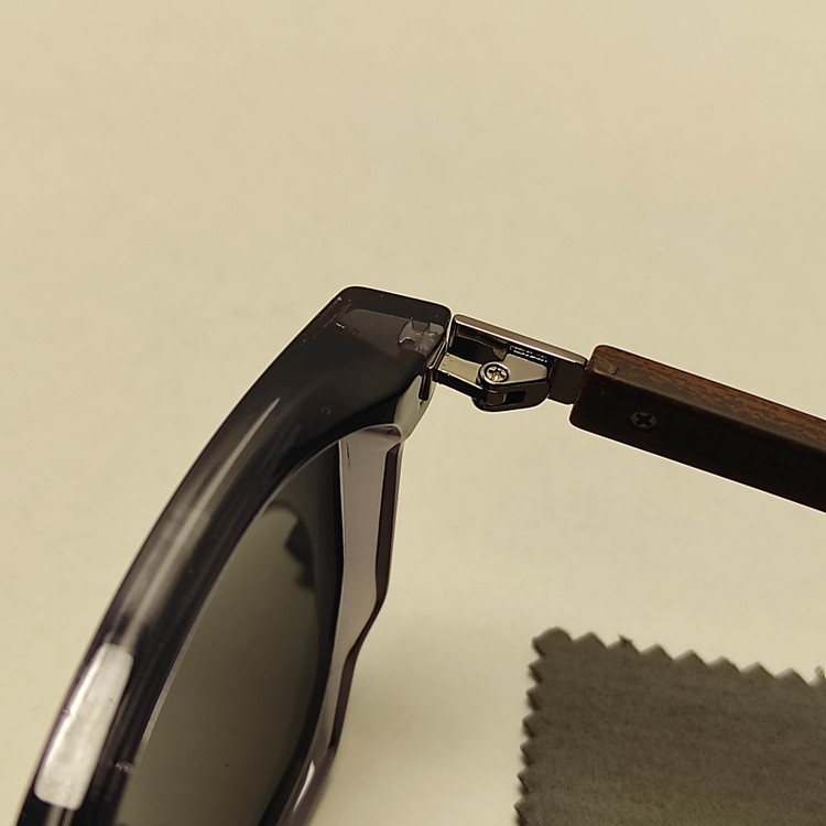 عینک آفتابی دسته چوب CARTIER کد 2508
