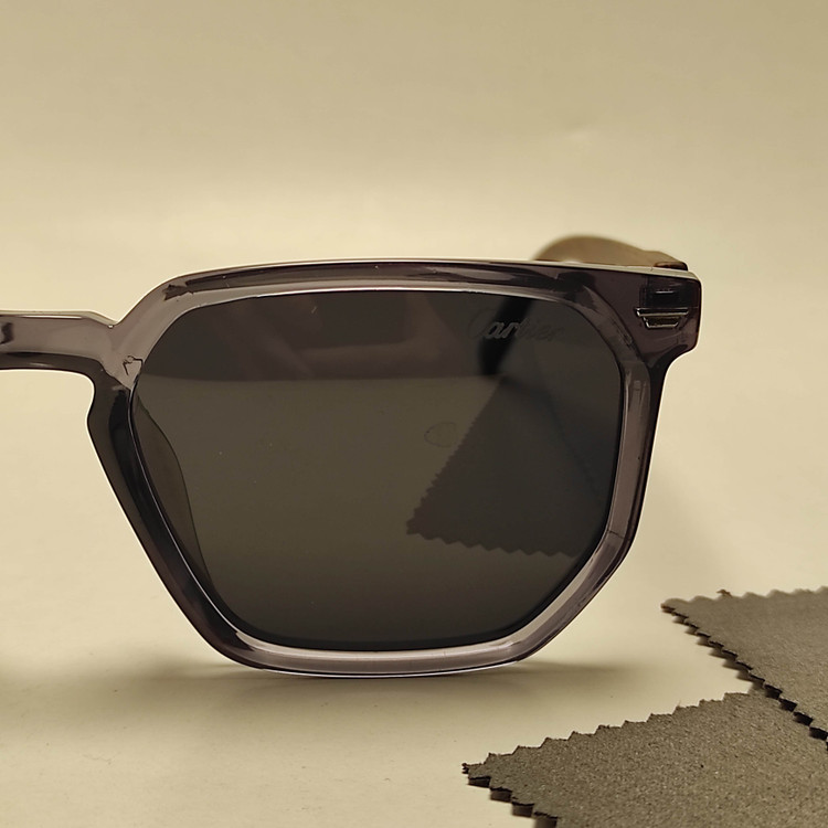 عینک آفتابی دسته چوب CARTIER کد 2508