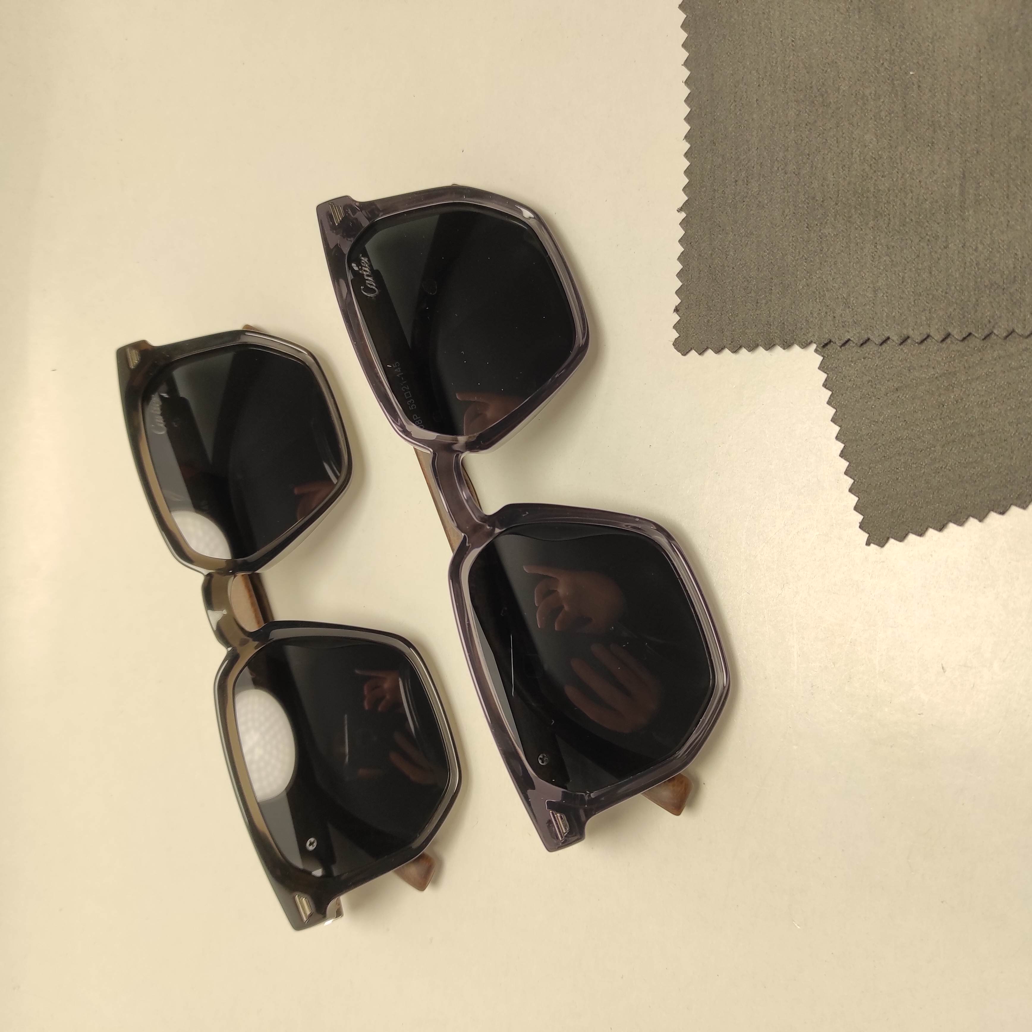 عینک آفتابی دسته چوب CARTIER کد 2508