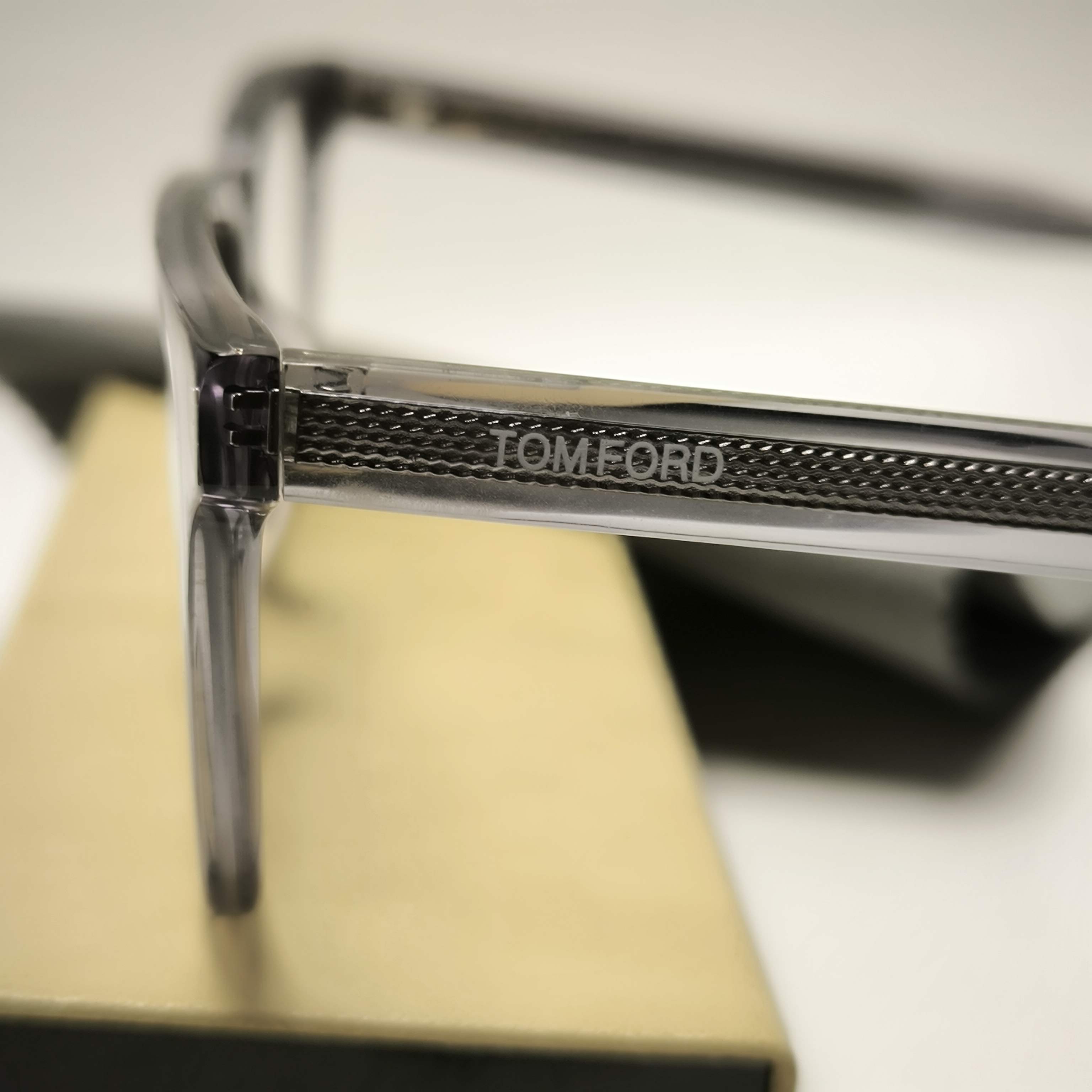 عینک طبی اسیتیت کائوچو TOM FORD کد 2642