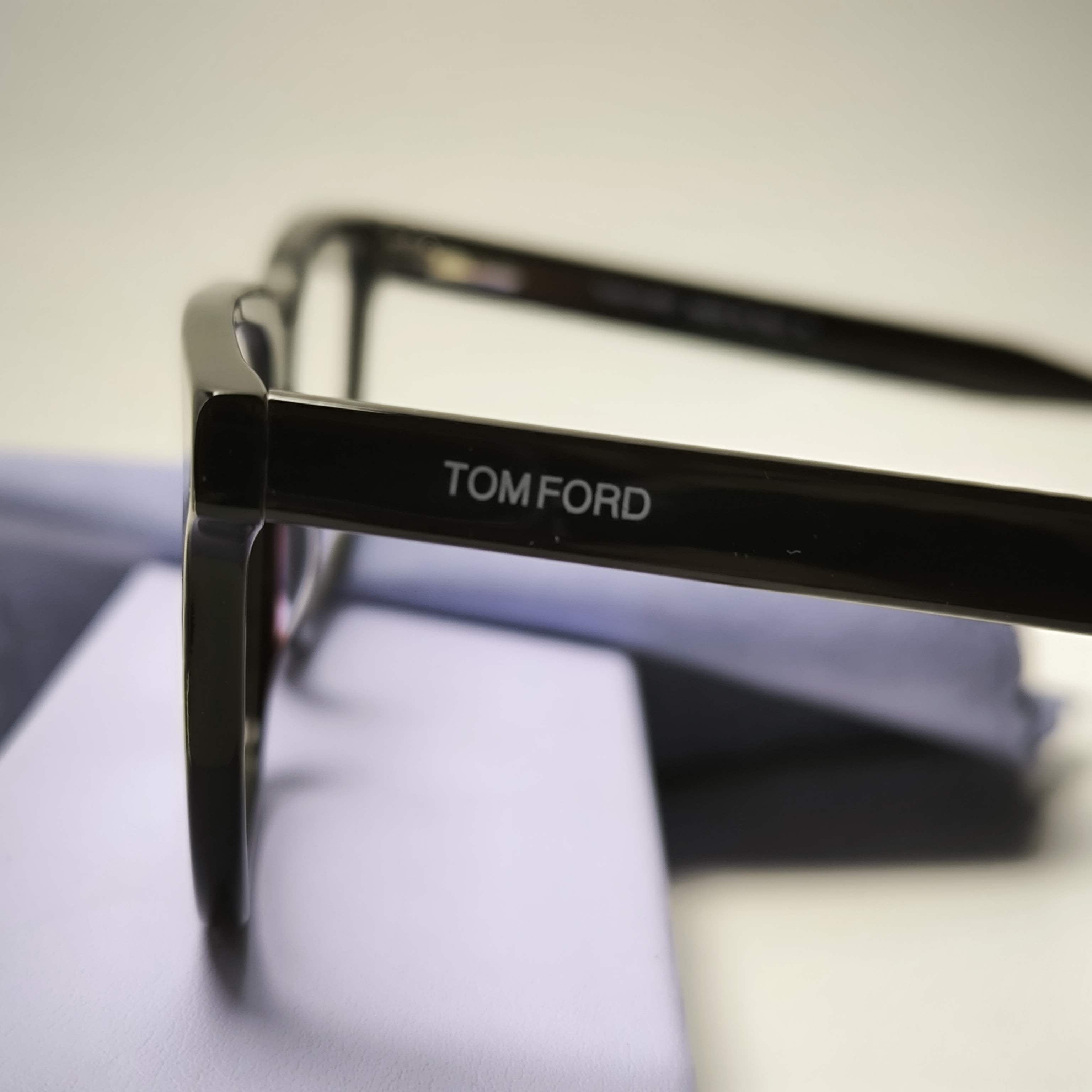 عینک طبی اسیتیت کائوچو TOM FORD کد 2642