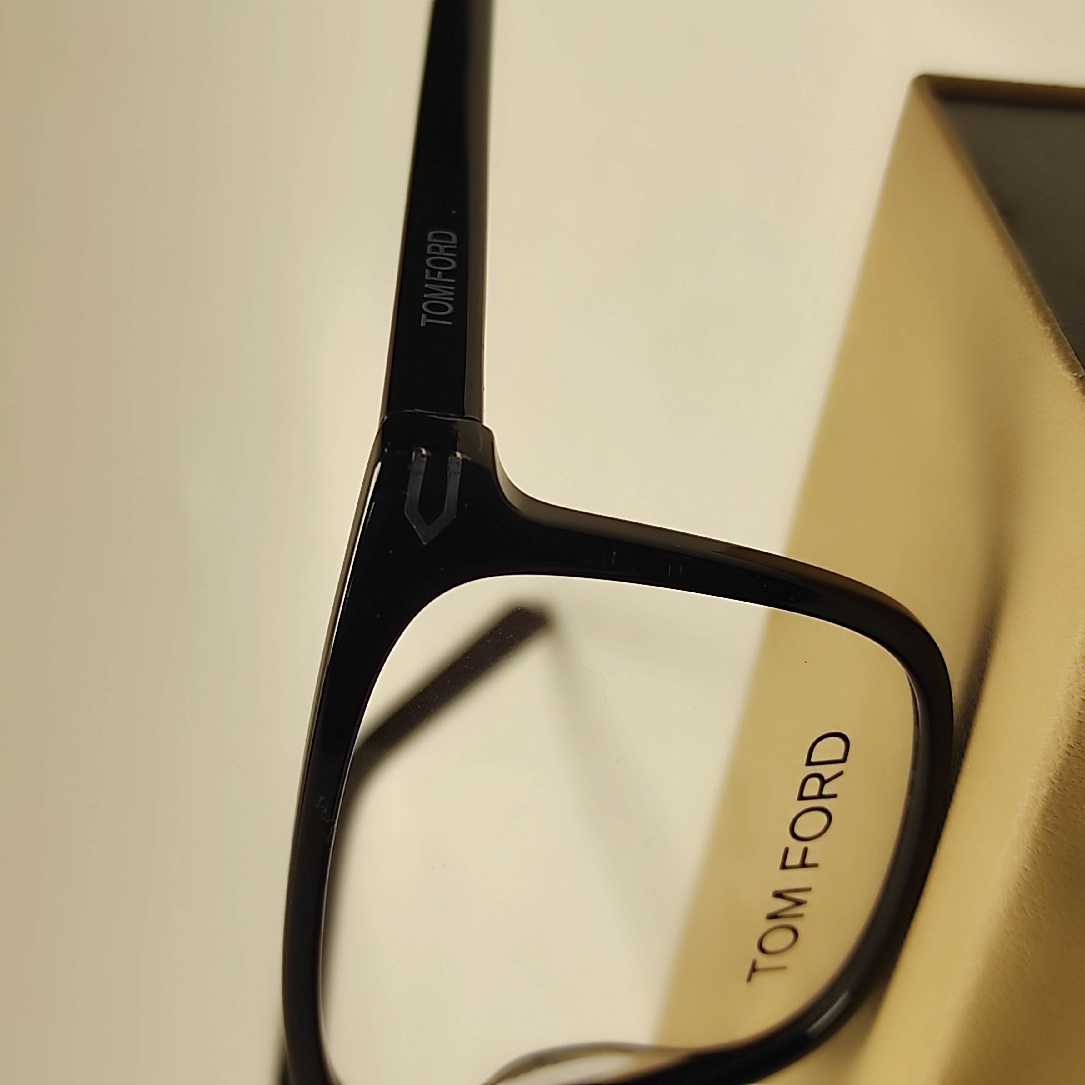 عینک طبی اسیتیت کائوچو TOM FORD کد 2592