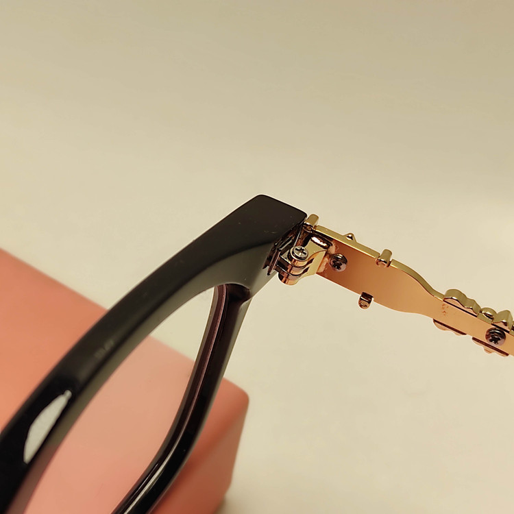 عینک طبی بلوکات کروم هارتز Chrome Hearts کد 9200